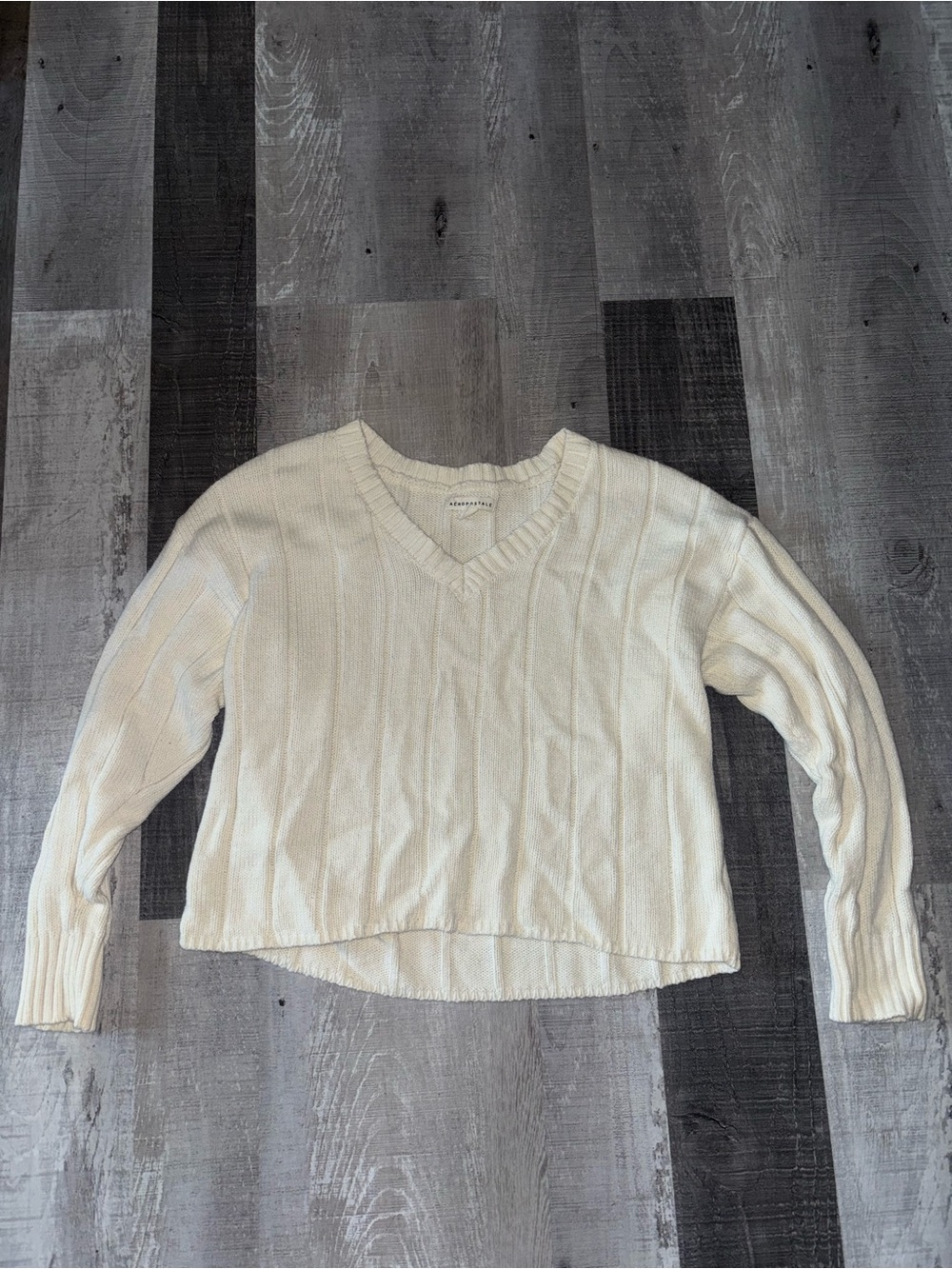🍦Aeropostale Cream V-Neck Ribbed Cable Knit Sweater